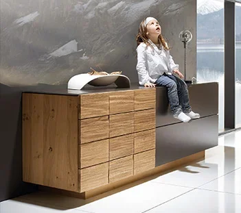 Voglauer Sideboard mit Kind