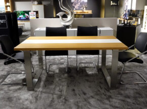 Huelsta Now Dining Esstisch Et 17 Lack Weiss Natur Eiche Gestell Edelstahl 55800004