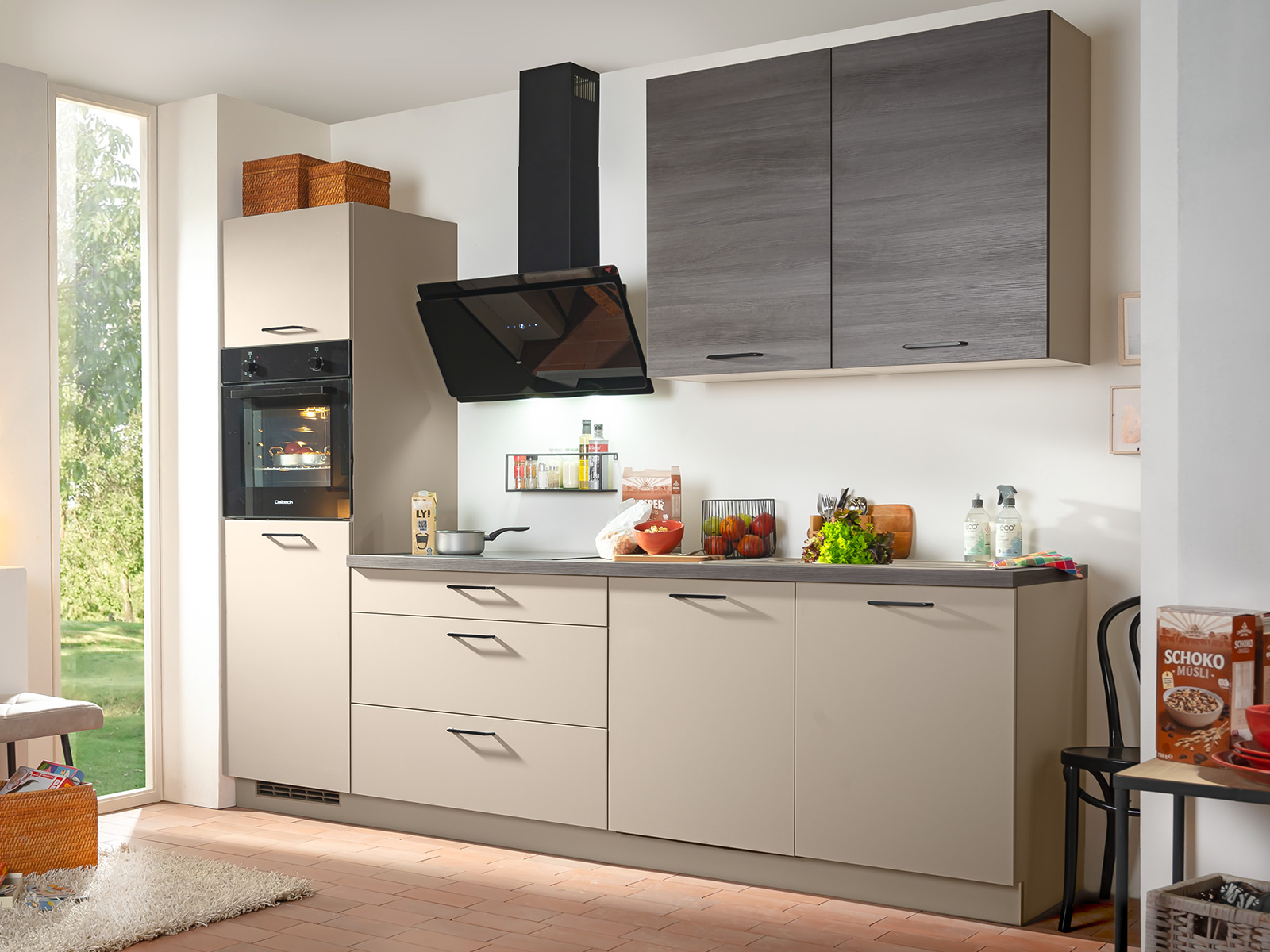 Einbaukueche Kuchenzeile Mit Geraetehochschrank Cremegrau Matt Und Haenger M4520032033938560