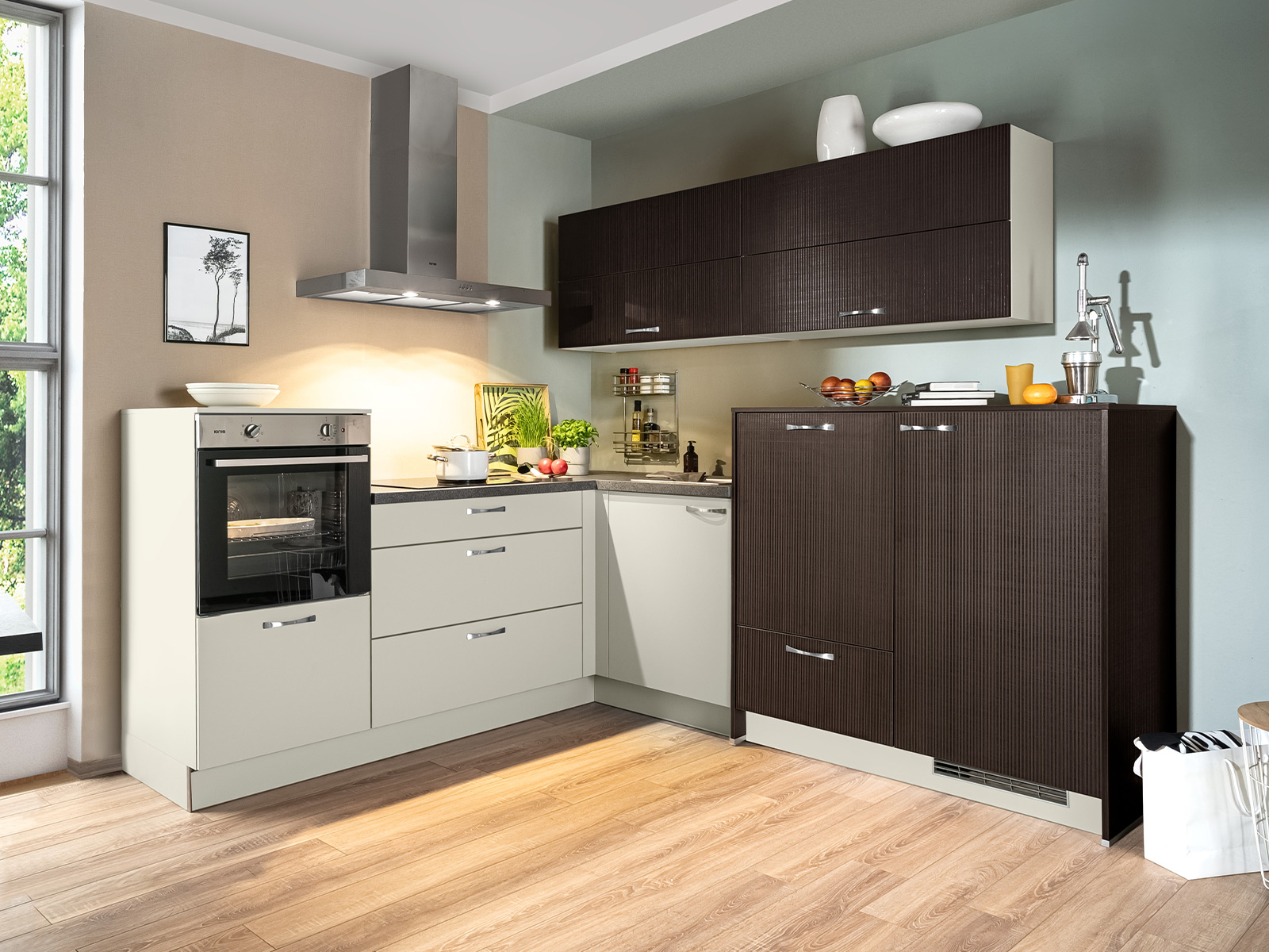 Einbaukueche L Kueche Stripe Dunkelbraun Hochgebaute Geraeteschrank Und Faltlifthaenger Hellgrau M4520032033938627 