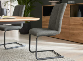 Interliving Esszimmer 5119 Design Esstisch Eiche Massiv 71080008 Schwingstuhl Bezug Stoff Havanna Oliv