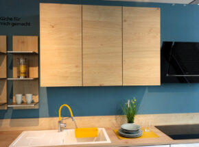 Interliving Winkelkueche Matrix Articweiss Hochglanzlack Mit Ansatztheke Haengeschrank Grifflos 72725001 Ka102