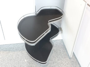 Interliving Winkelkueche Matrix Articweiss Hochglanzlack Mit Ansatztheke Kuecheneckschrank Lemans Auszug 72725001 Ka102