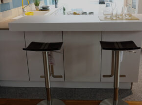 Interliving Winkelkueche Matrix Articweiss Hochglanzlack Mit Ansatztheke 72725001 2 Ka102