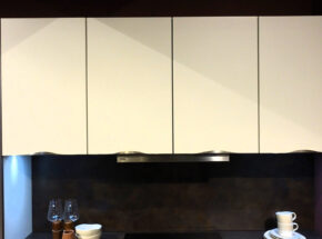 Nobilia Kueche Fashion Lack Weiss Matt Kuechenzeile Ka121 02715173 Geschwungene Griffleiste Edelstahlfarben