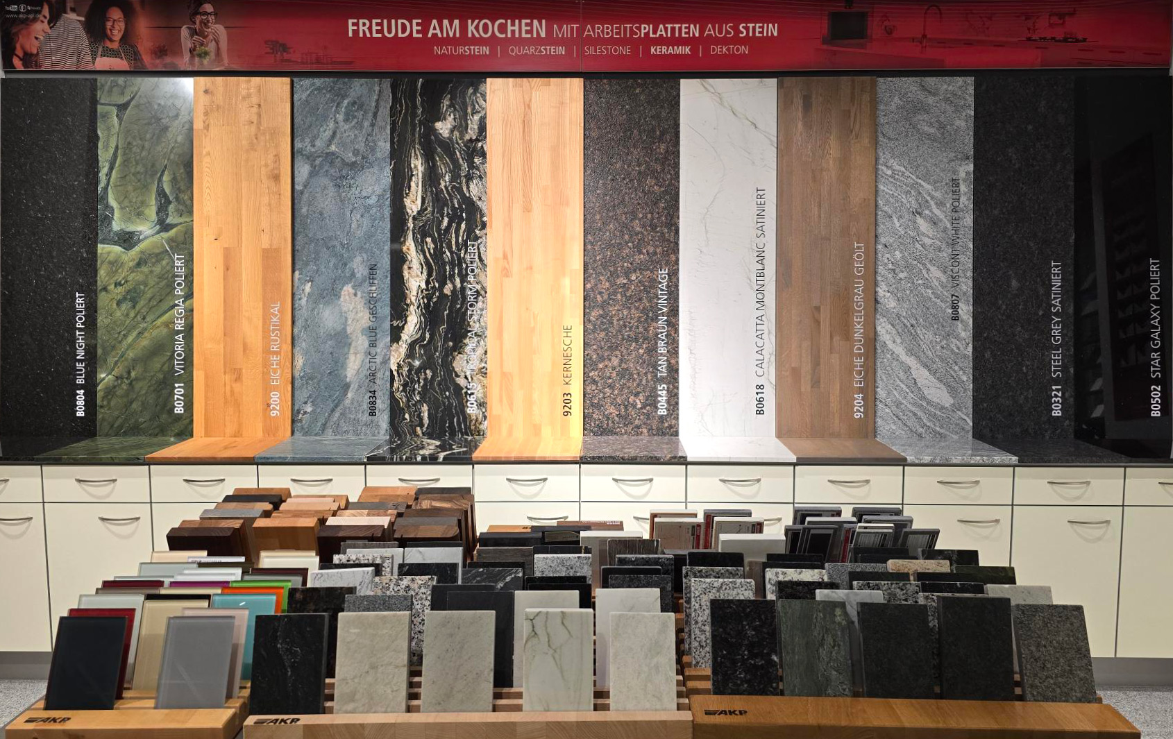 Eine Auswahl an Küchenarbeitsplatten aus Stein, Naturstein, Quarzstein, Silestone, Keramik, Dekton