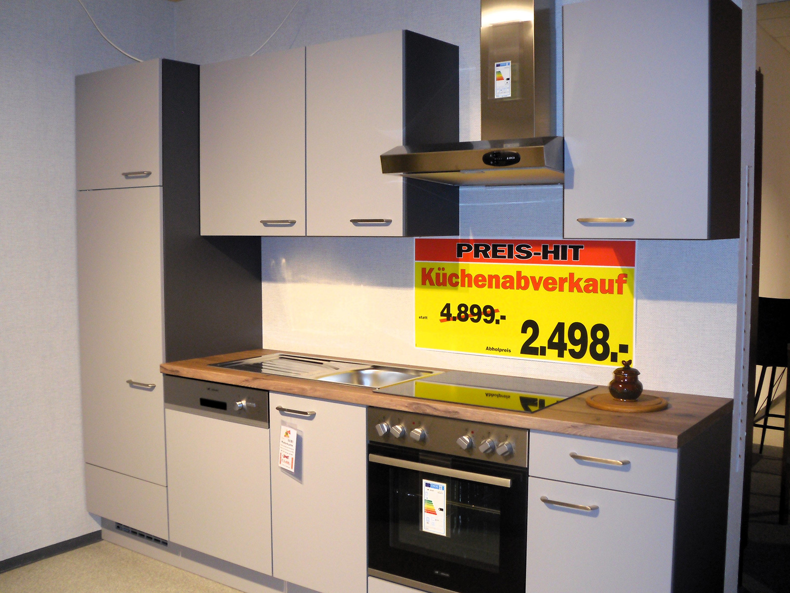 Küchenzeile mit steingrauer Front, schiefergrauem Korpus und Arbeitplatt in Vikings Oak Optik, ca. 270cm breit Nachbildung ca. 270cm breit