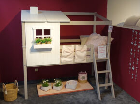 Flexa halbhohes Spielbett Classic Haus unten offen mit Leiter in die erste Etage 2