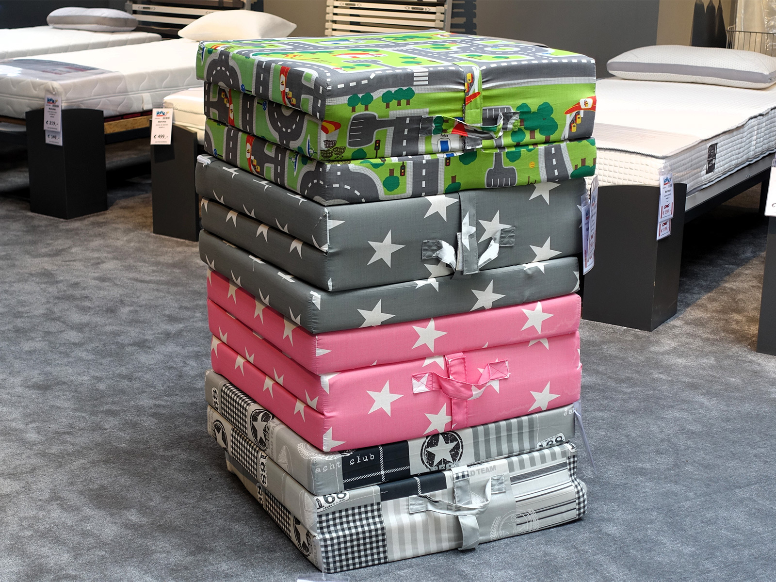 Vier Faltmatrazen Gästebett Samba in verschiedenen Farben und Ausführungen