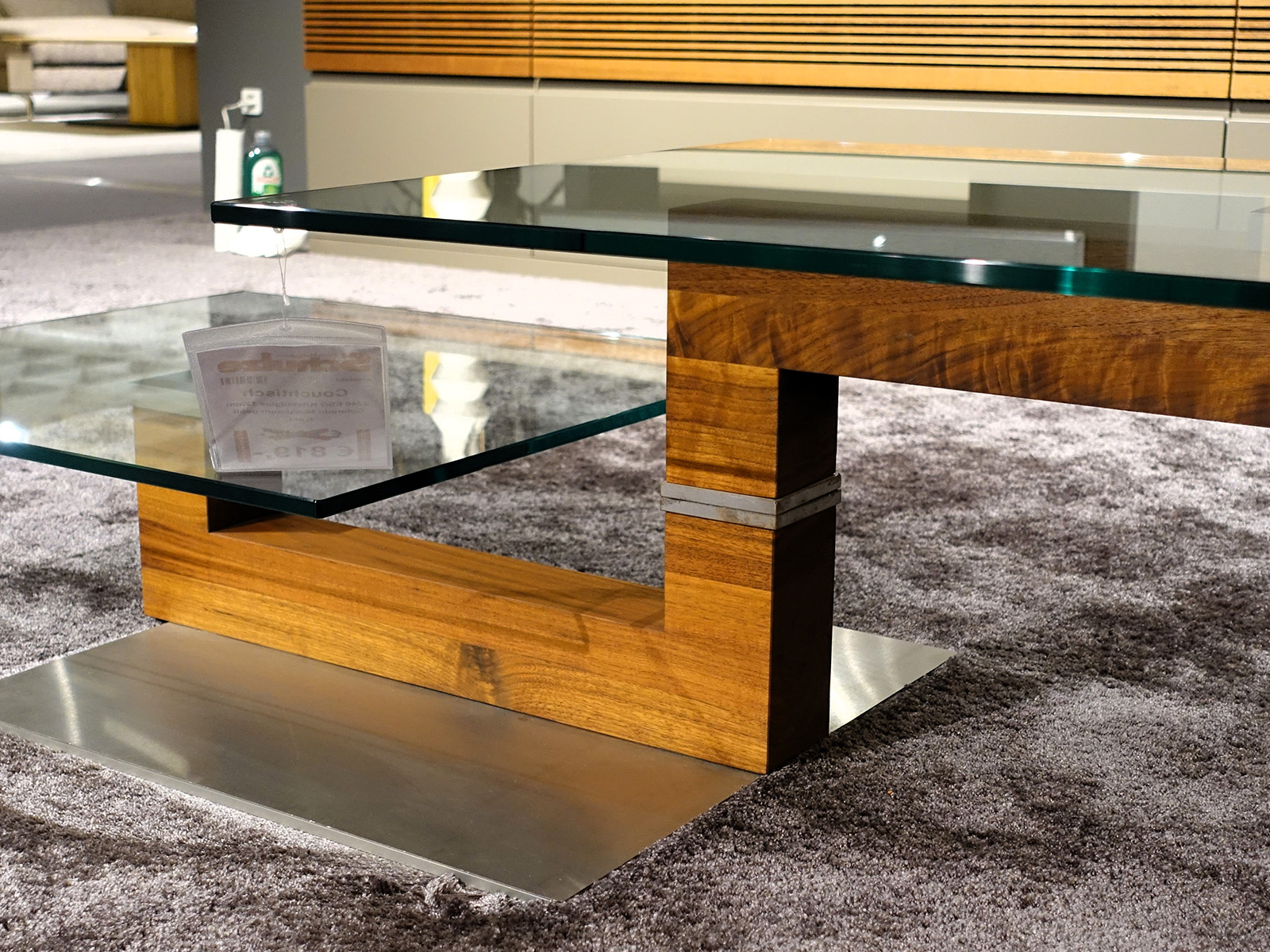 Venjakob Design Couchtisch Mit 2 Drehbaren Glastischplatten Und Colorado Nussbaum Gestell In Groesster Position 01080402 